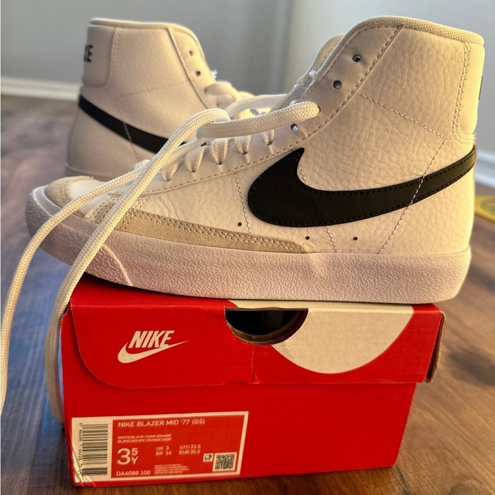 NWT Nike Blazer Mid 77